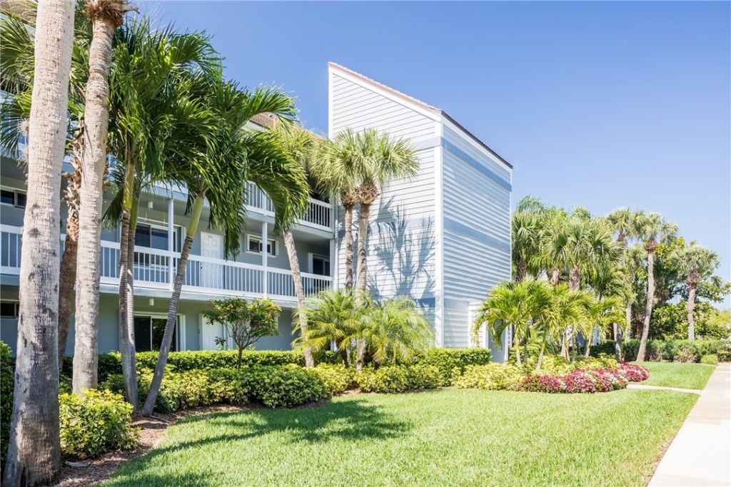 2135 Windward Way, Unit 106, Vero Beach, FL 32963 Photo