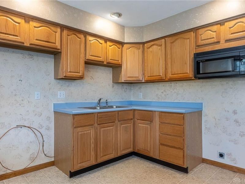 188 Mark Court, Germantown, OH 45327 Photo 12