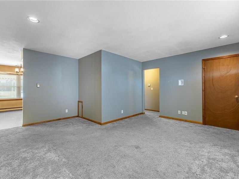 188 Mark Court, Germantown, OH 45327 Photo 2