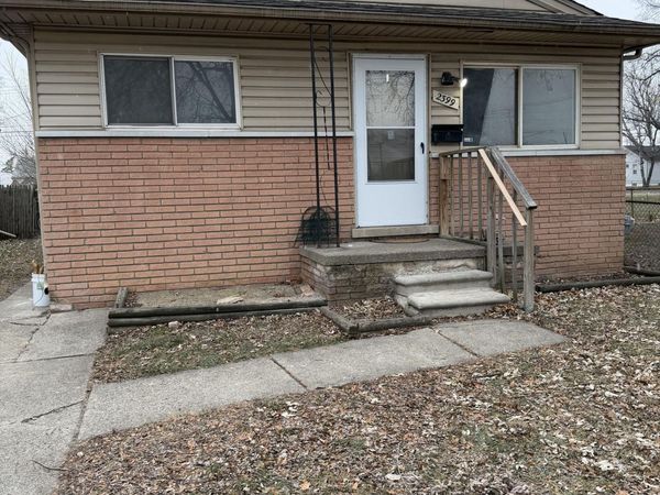2399 Emmons Avenue, Warren, MI 48091
