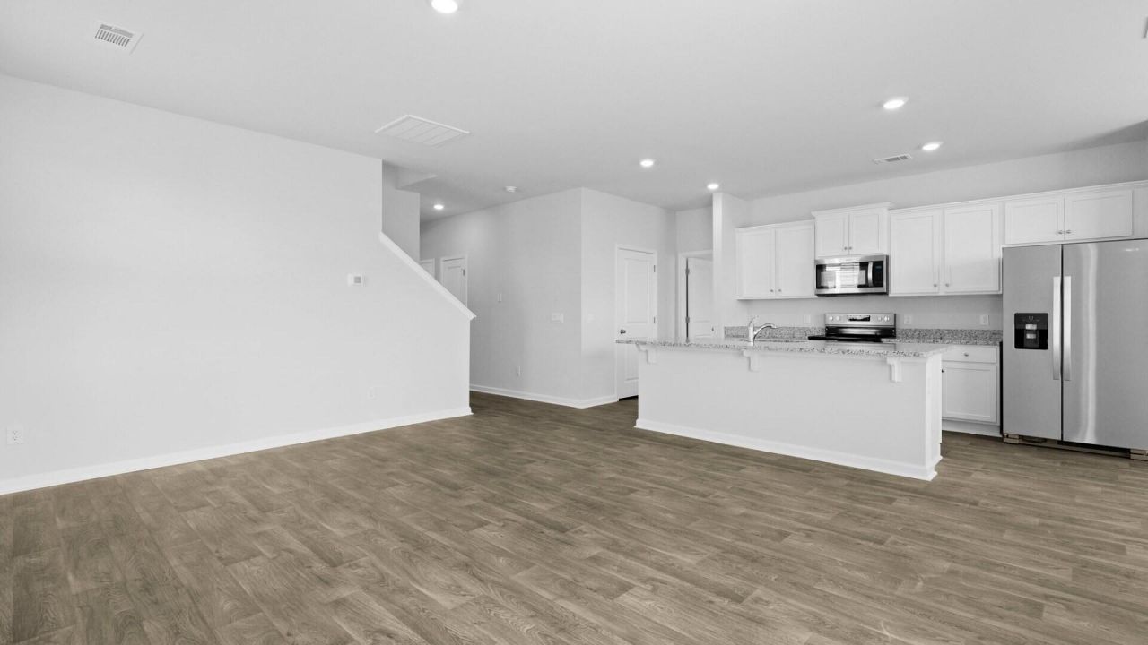 349 Willows Crescent Drive Photo 10