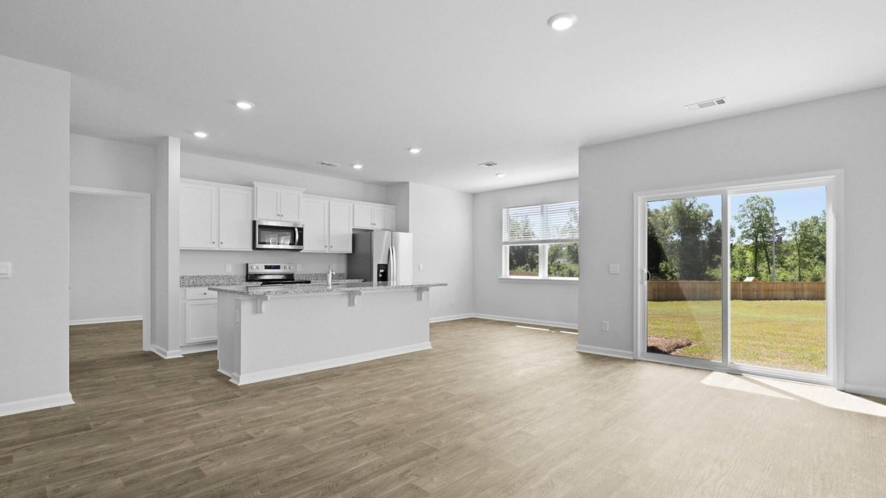 349 Willows Crescent Drive Photo 14