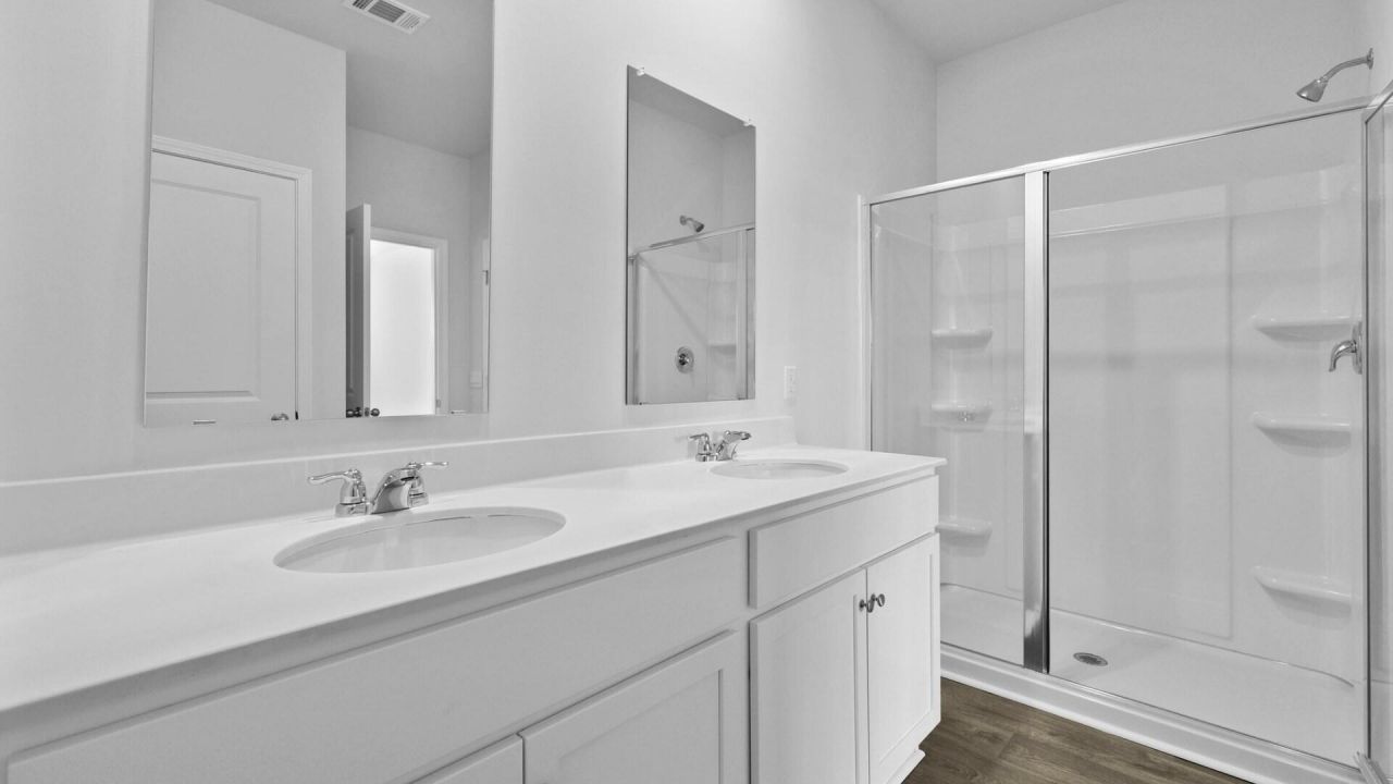 349 Willows Crescent Drive Photo 17