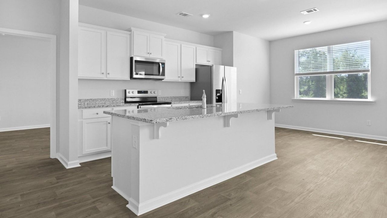 349 Willows Crescent Drive Photo 2