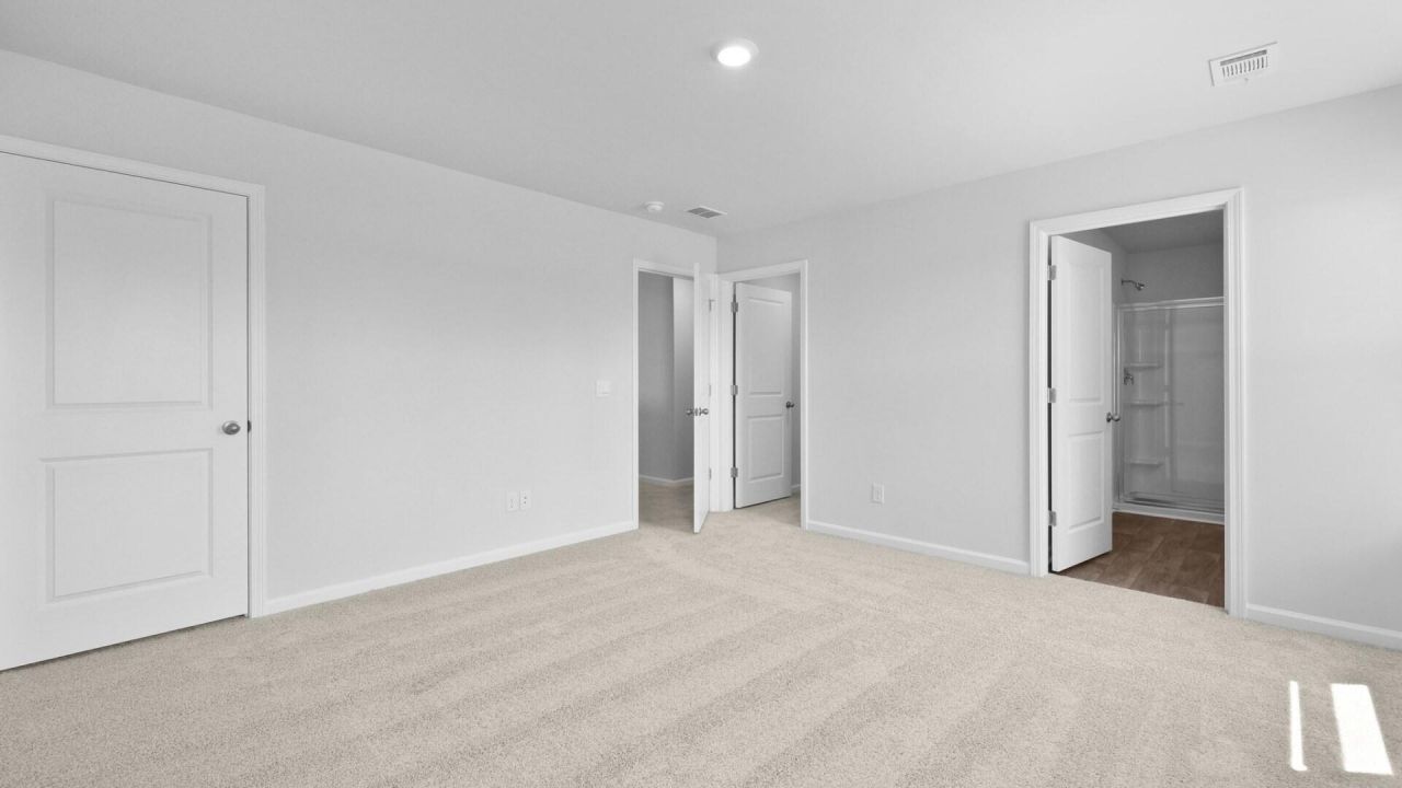 349 Willows Crescent Drive Photo 4