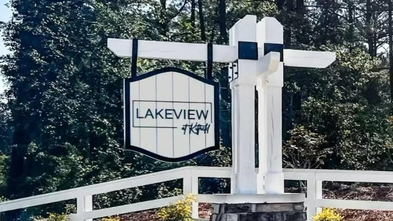 349 Willows Crescent Drive Photo 6