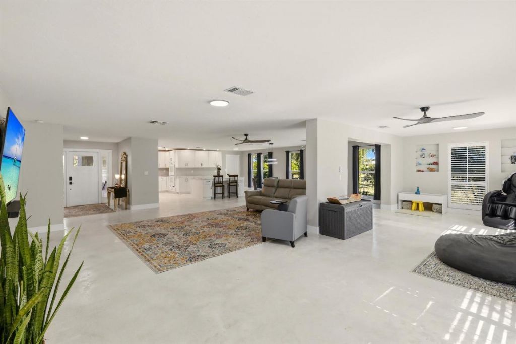 74 Aqua Lane, North Fort Myers, FL 33903 Photo