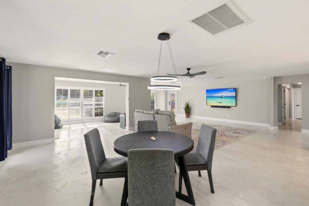 74 Aqua Lane, North Fort Myers, FL 33903 Photo