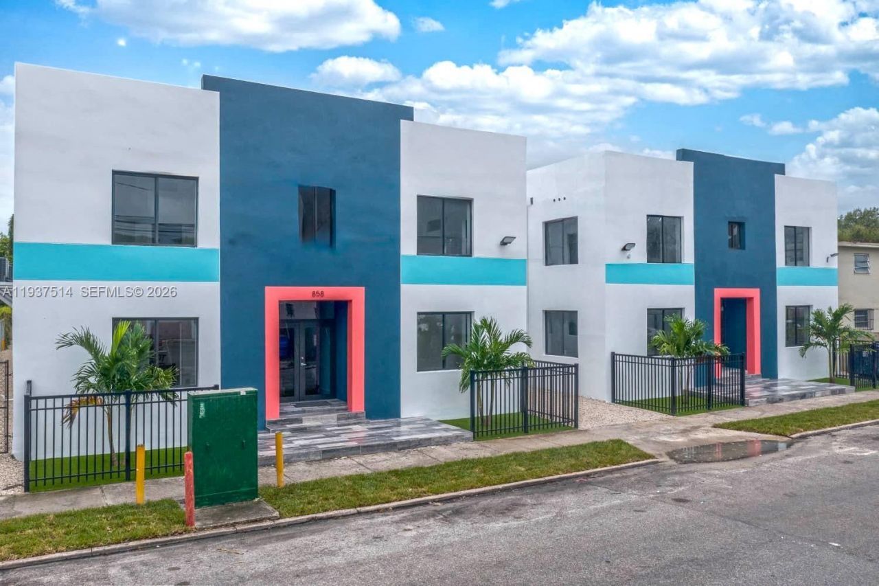 858 NW 3rd St , Miami, FL 33128 Photo
