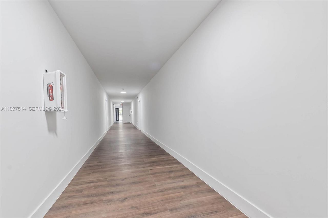 858 NW 3rd St , Miami, FL 33128 Photo