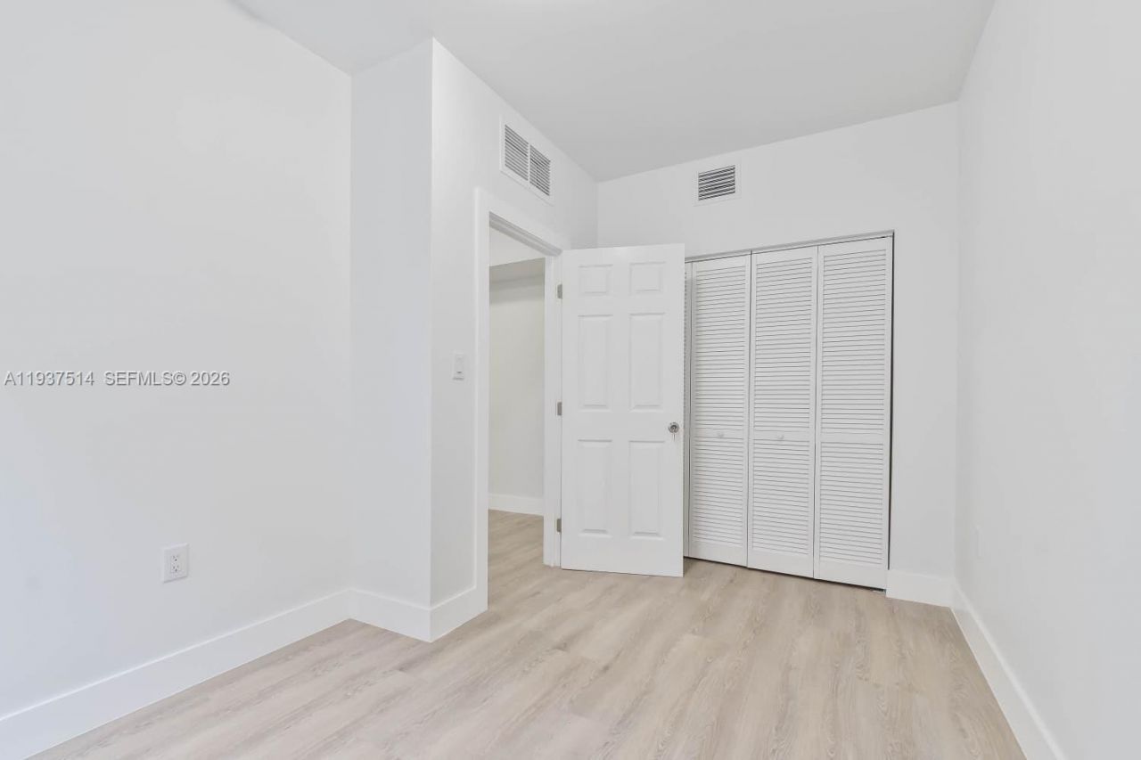 858 NW 3rd St , Miami, FL 33128 Photo