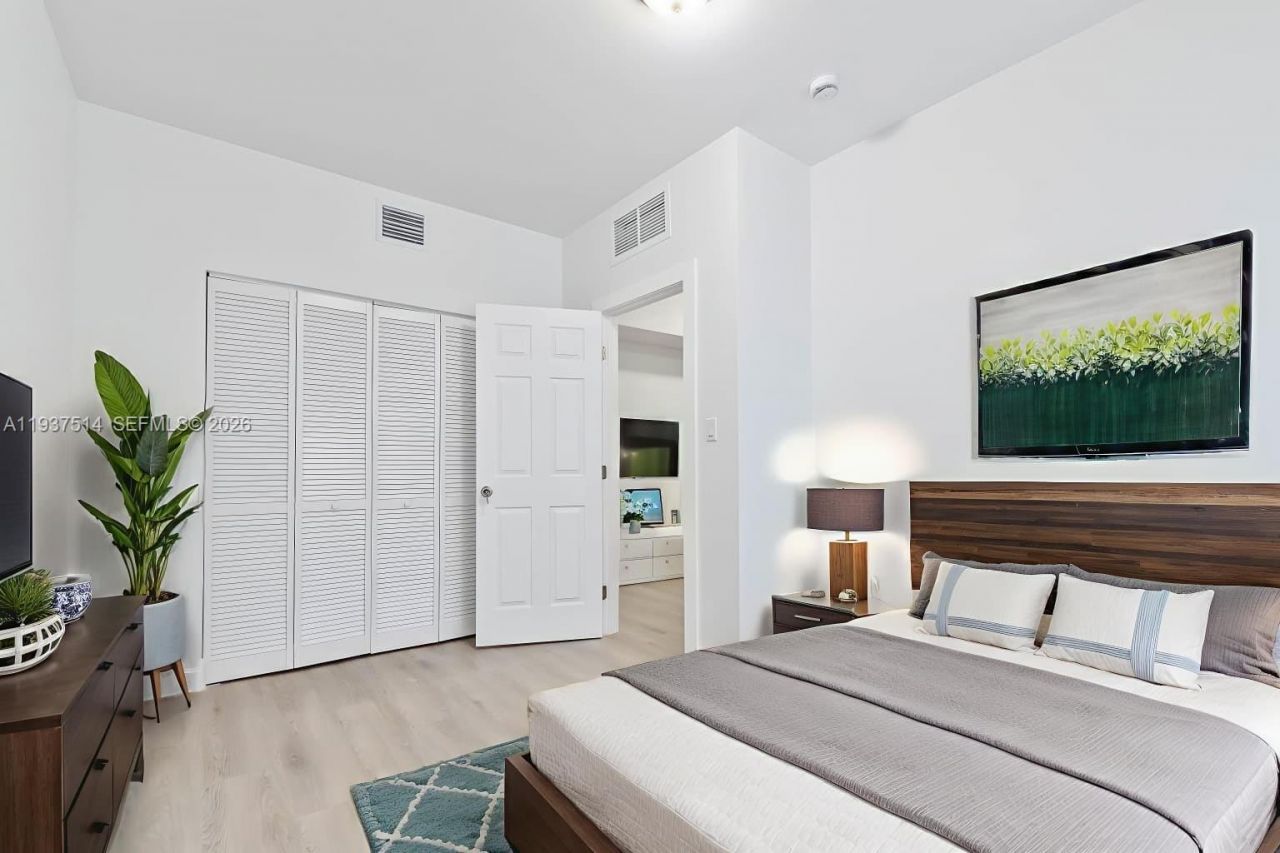 858 NW 3rd St , Miami, FL 33128 Photo