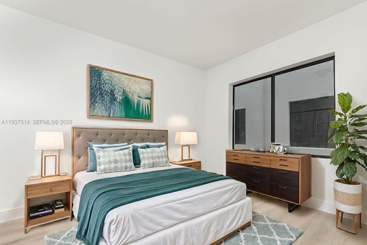 858 NW 3rd St , Miami, FL 33128 Photo