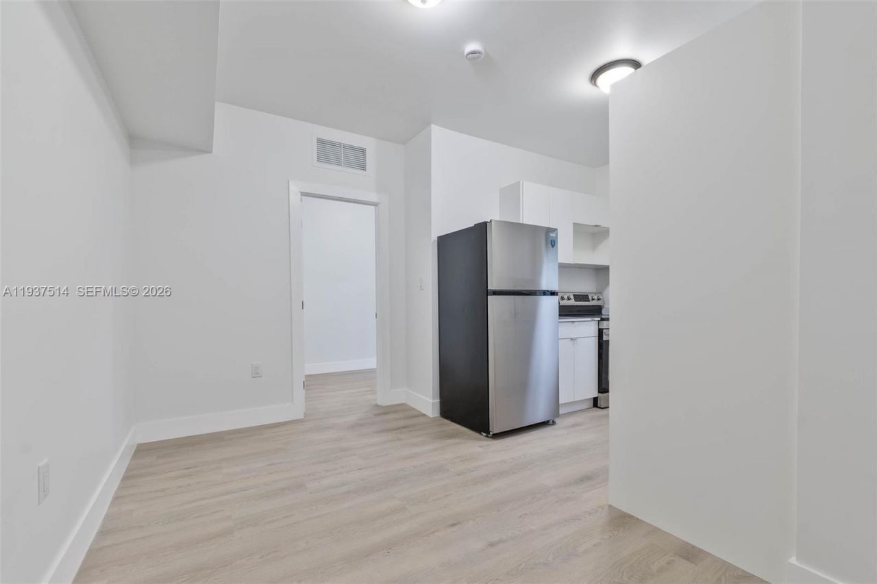 858 NW 3rd St , Miami, FL 33128 Photo