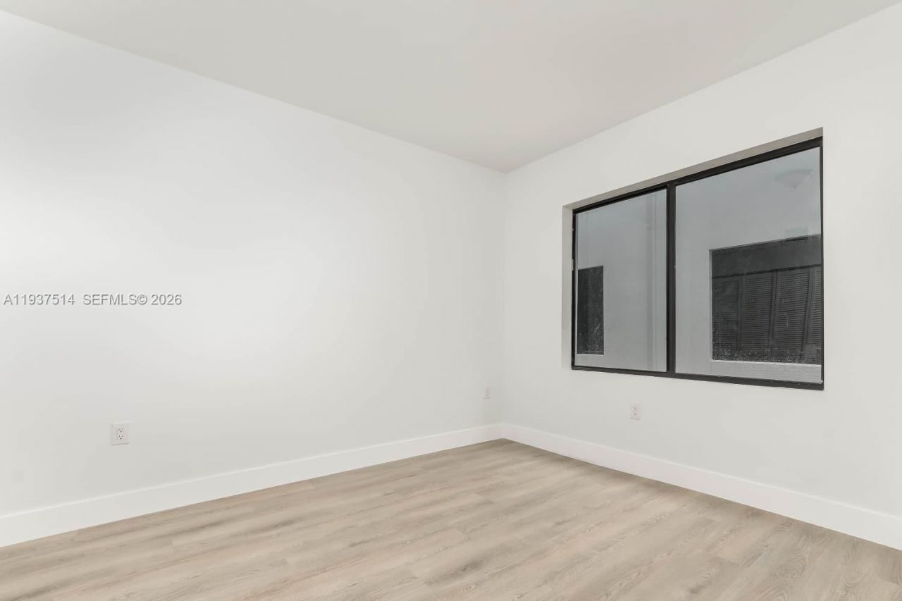 858 NW 3rd St , Miami, FL 33128 Photo