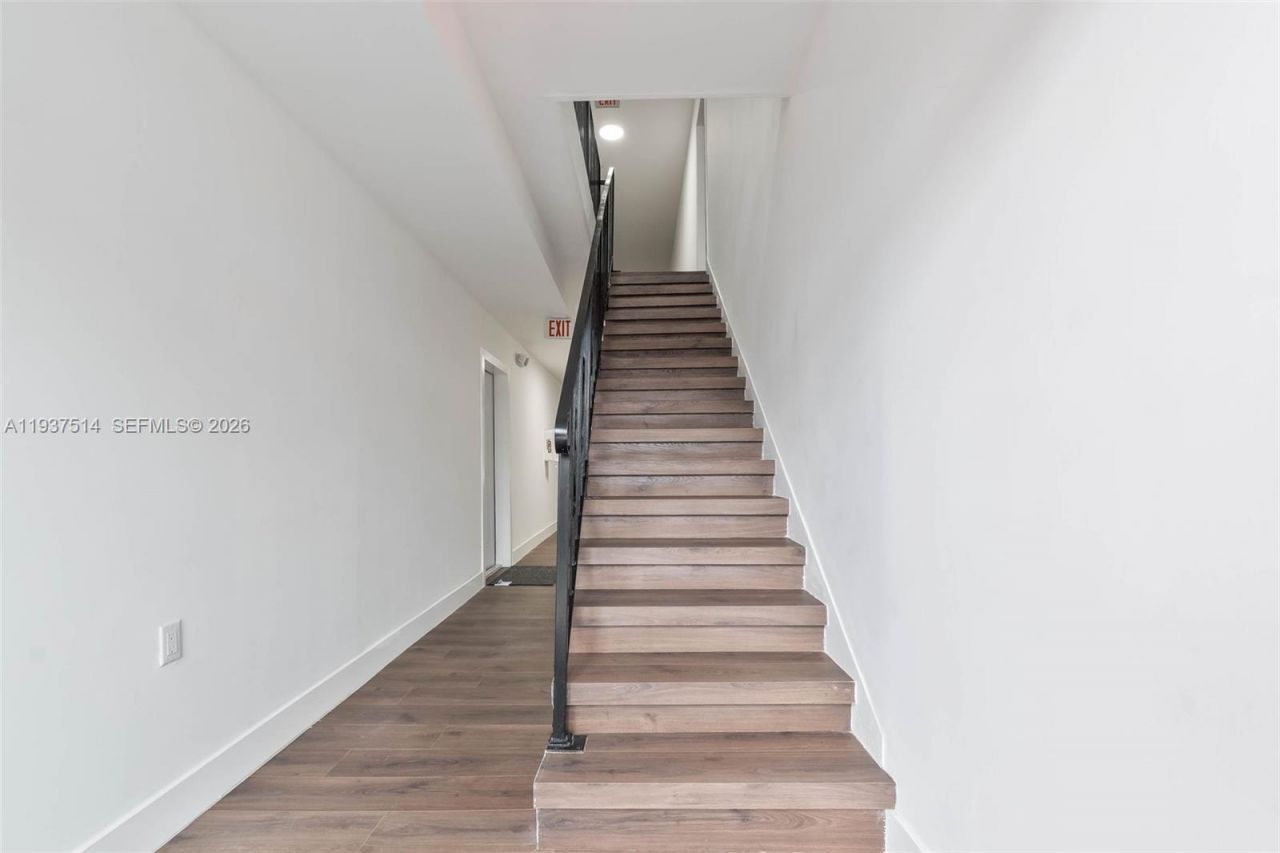 858 NW 3rd St , Miami, FL 33128 Photo