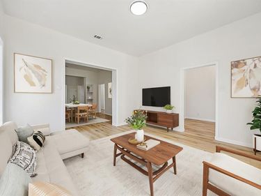 915 Centre Street, Dallas, TX 75208