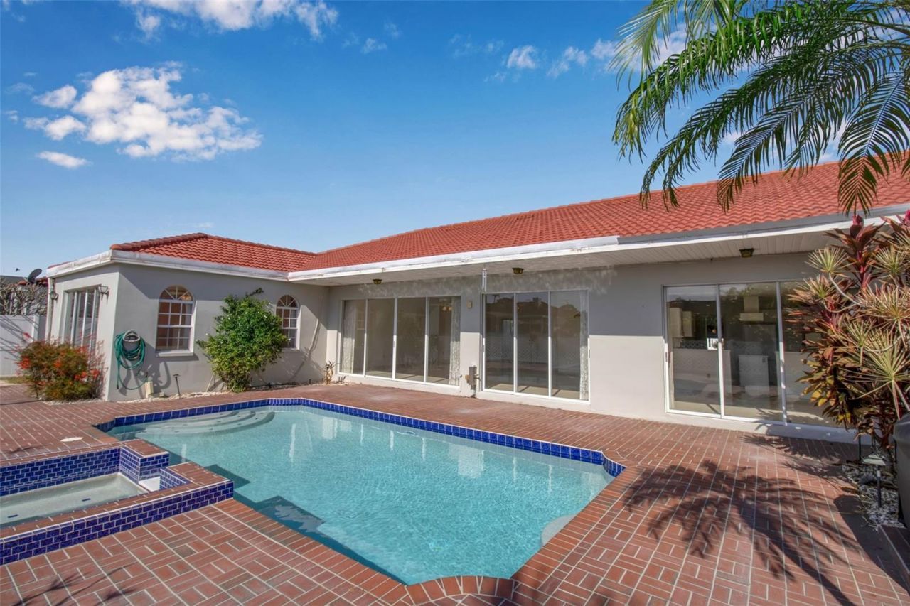 4706 61st Avenue Drive W, Bradenton, FL 34210 Photo