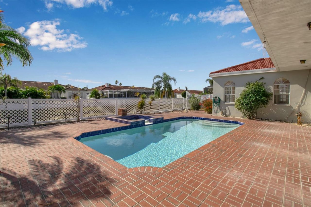 4706 61st Avenue Drive W, Bradenton, FL 34210 Photo