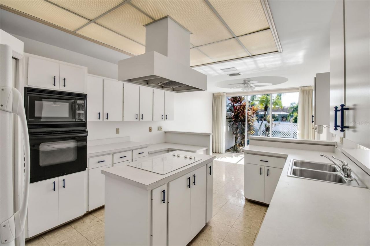 4706 61st Avenue Drive W, Bradenton, FL 34210 Photo