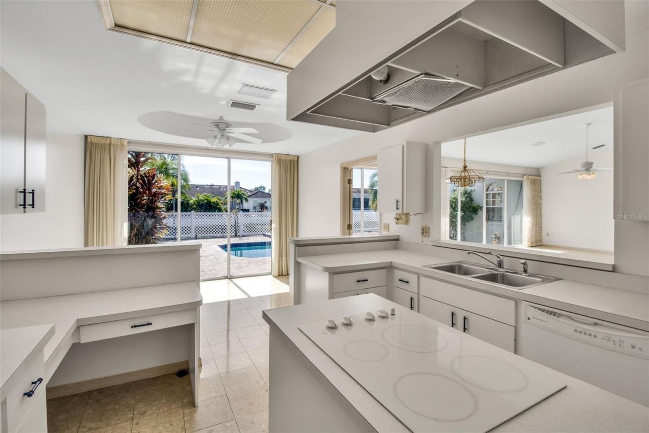 4706 61st Avenue Drive W, Bradenton, FL 34210 Photo