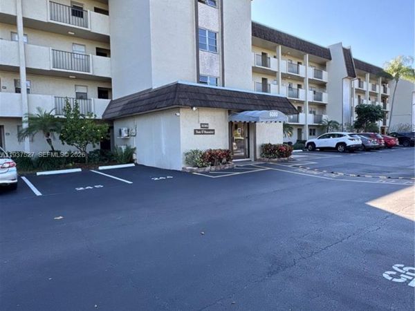 6080 NW 44th St, Unit 107, Lauderhill, FL 33319