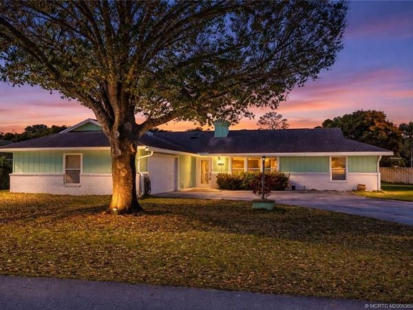 2905 SE Glasgow Drive, Stuart, FL 34997