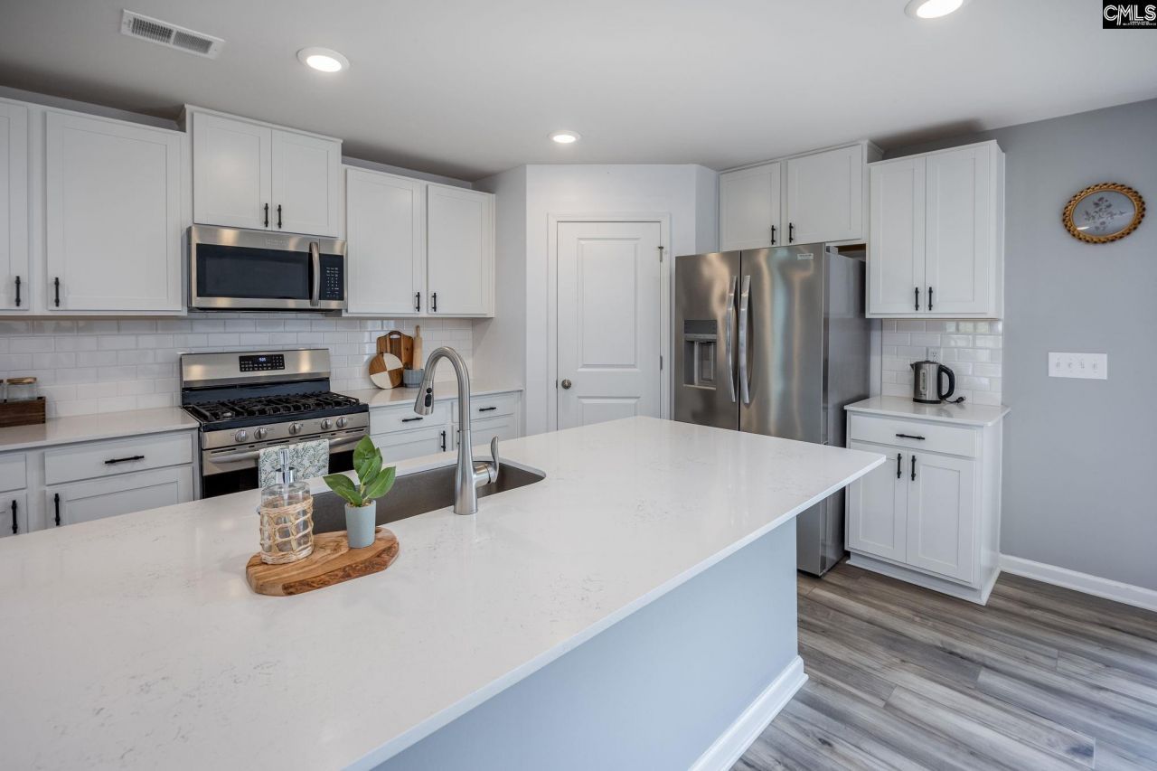 410 Windy Farm Road Photo 4