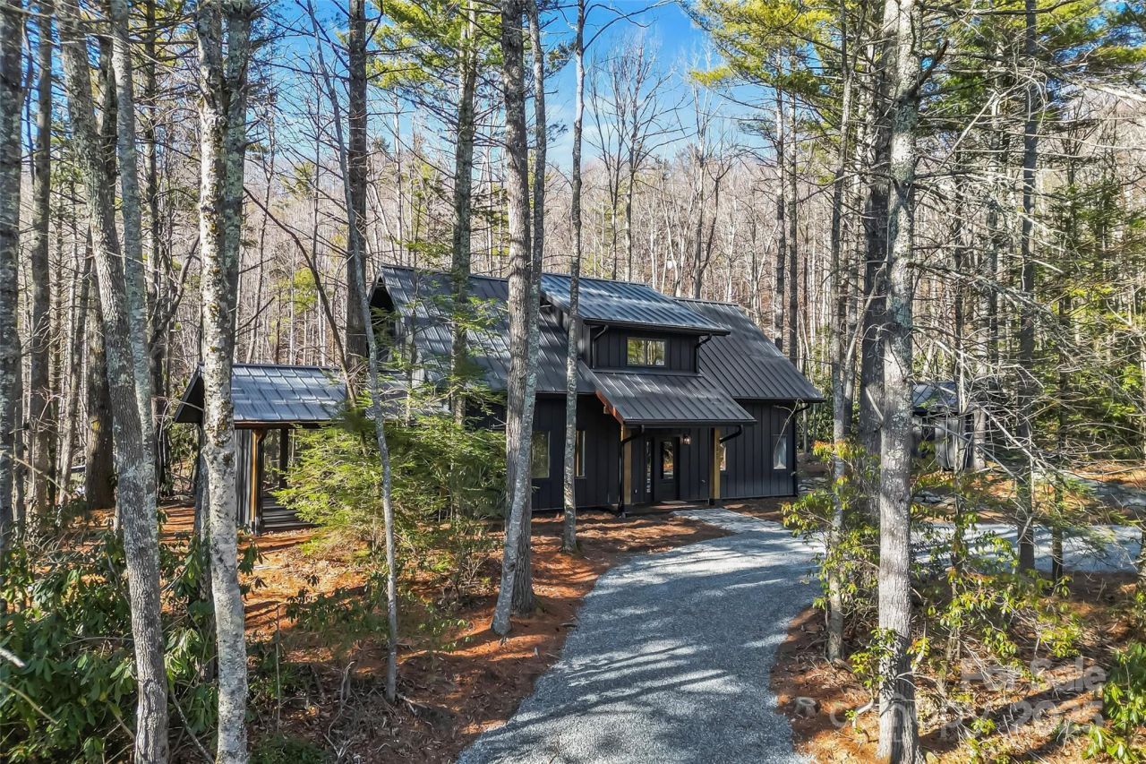 6260 Sunny Drive, Newland, NC 28657 Main Photo