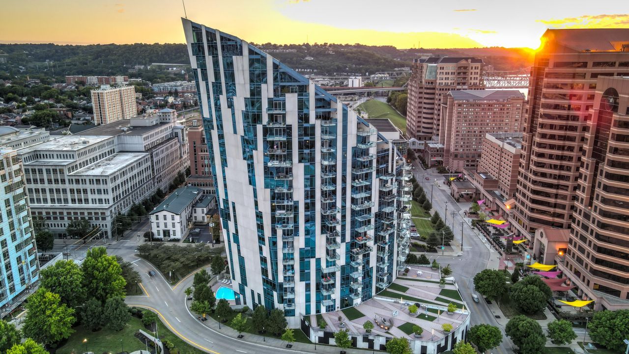 1 Roebling Way, Unit 805, Covington, KY 41011 Main Photo