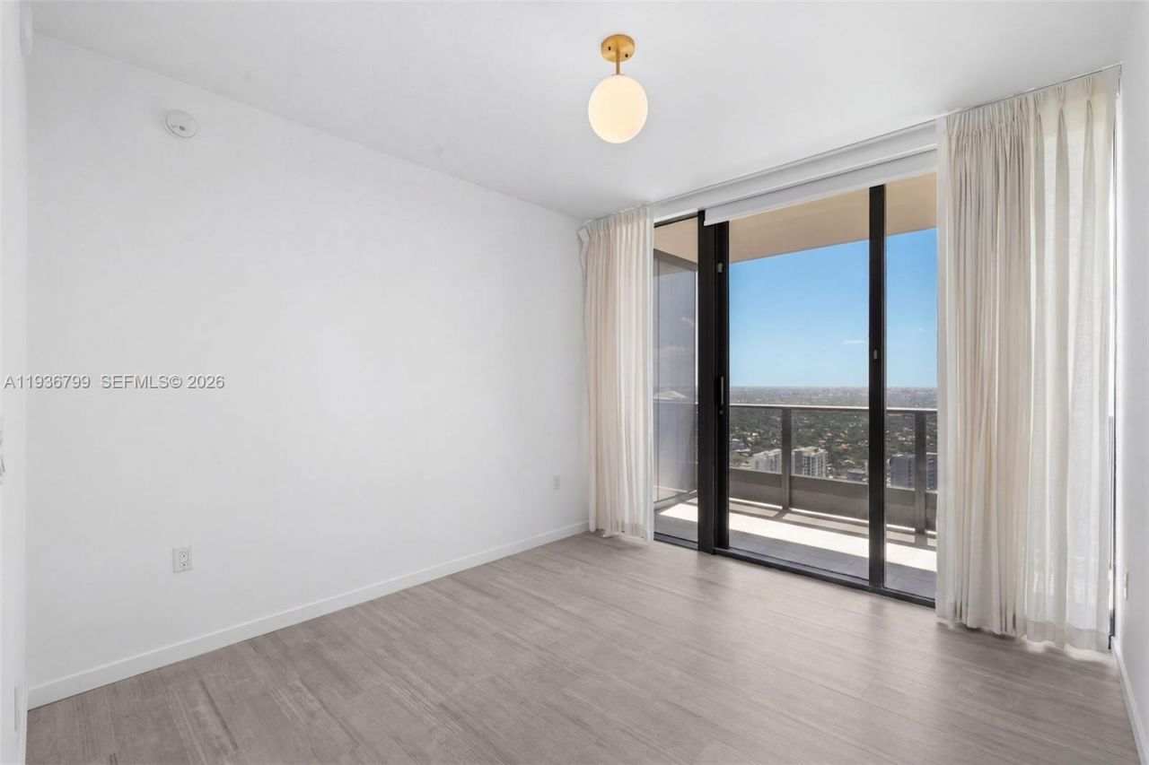 1000 Brickell Plz, Unit 4212, Miami, FL 33131 Photo