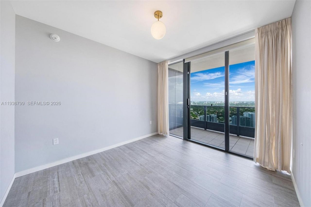 1000 Brickell Plz, Unit 4212, Miami, FL 33131 Photo