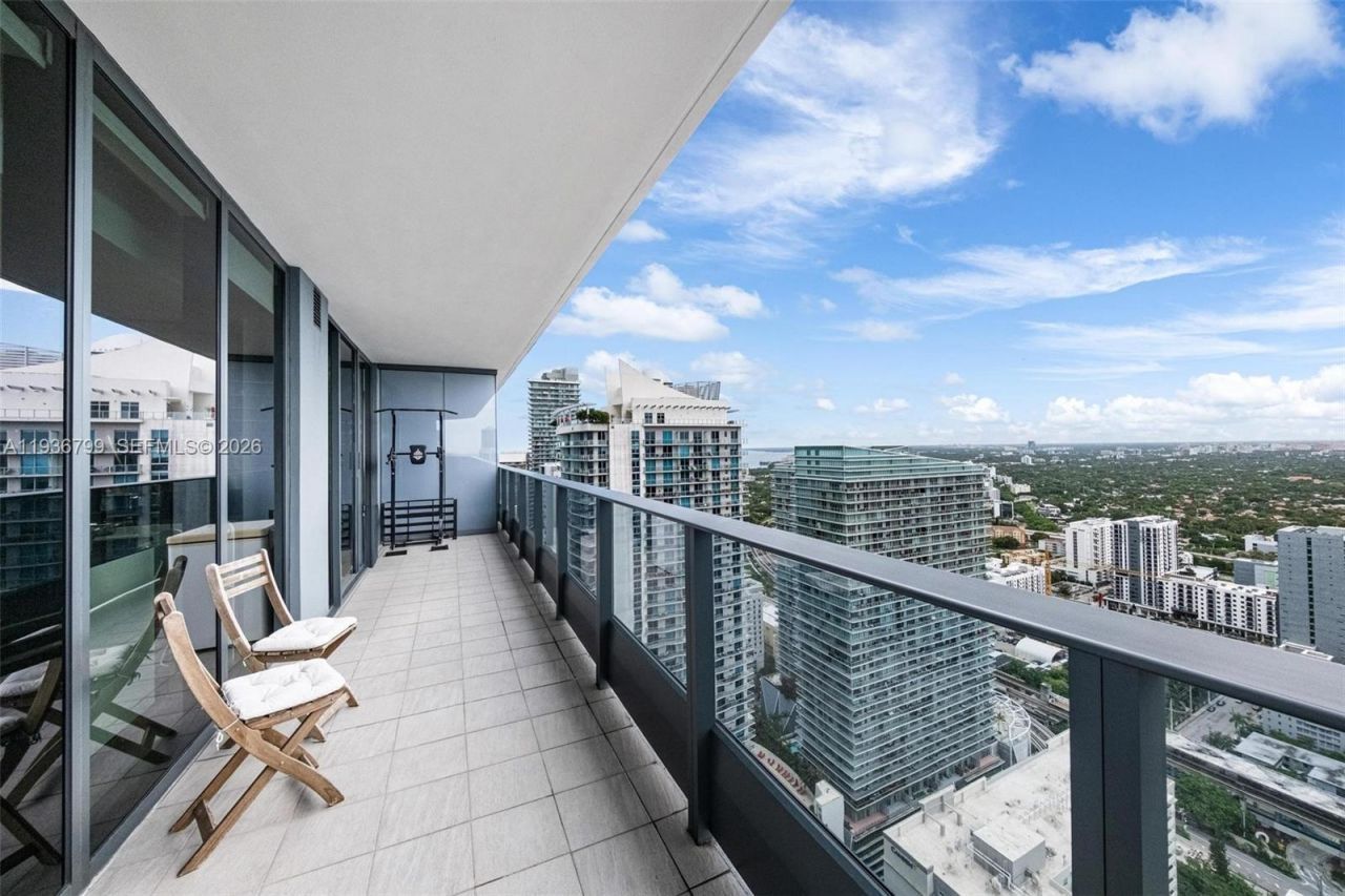 1000 Brickell Plz, Unit 4212, Miami, FL 33131 Photo