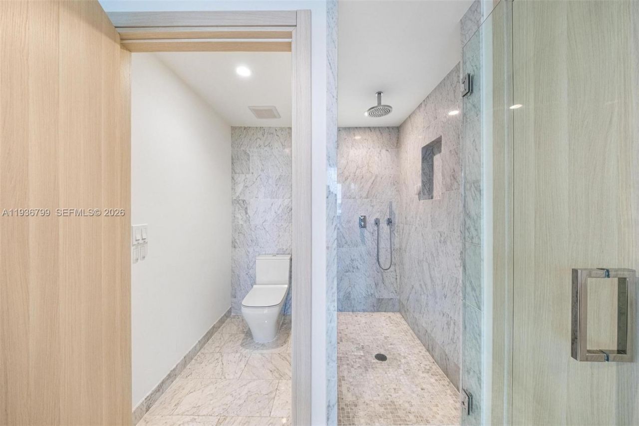 1000 Brickell Plz, Unit 4212, Miami, FL 33131 Photo