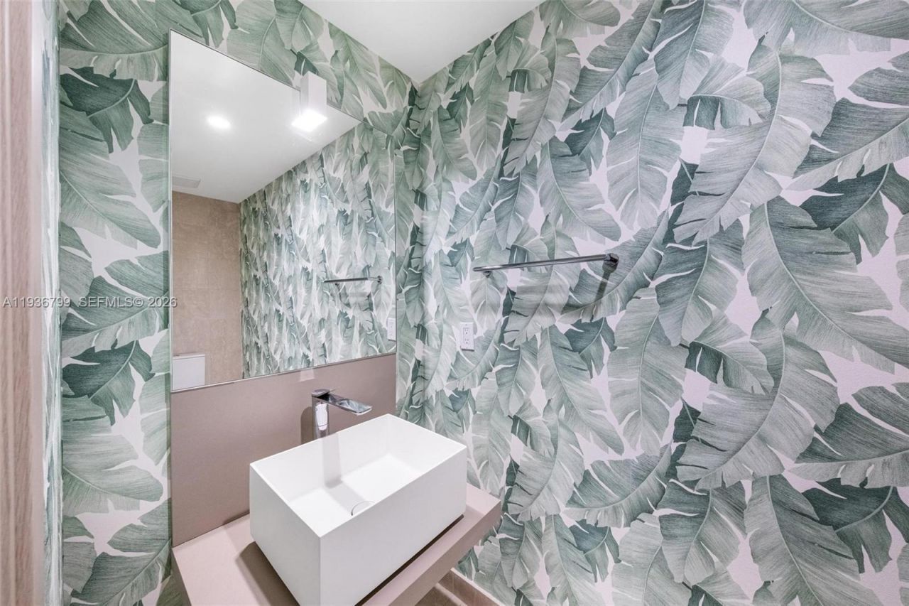 1000 Brickell Plz, Unit 4212, Miami, FL 33131 Photo