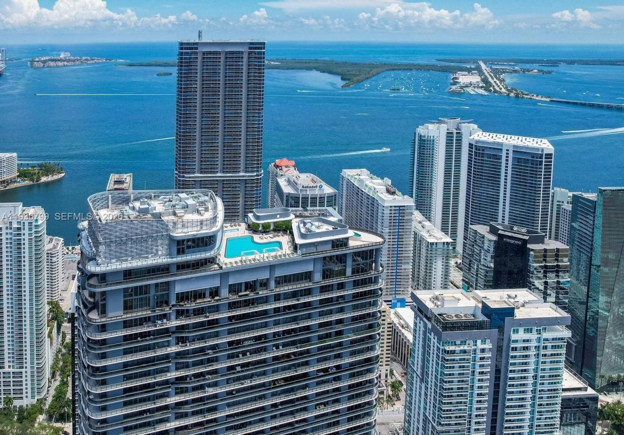 1000 Brickell Plz, Unit 4212, Miami, FL 33131 Photo