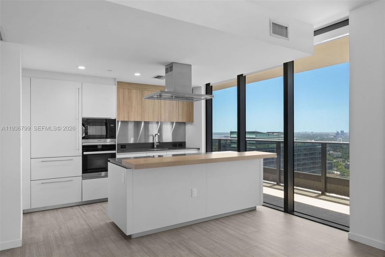 1000 Brickell Plz, Unit 4212, Miami, FL 33131 Photo