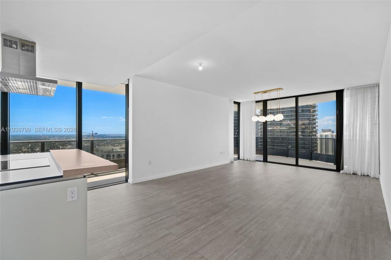 1000 Brickell Plz, Unit 4212, Miami, FL 33131 Photo