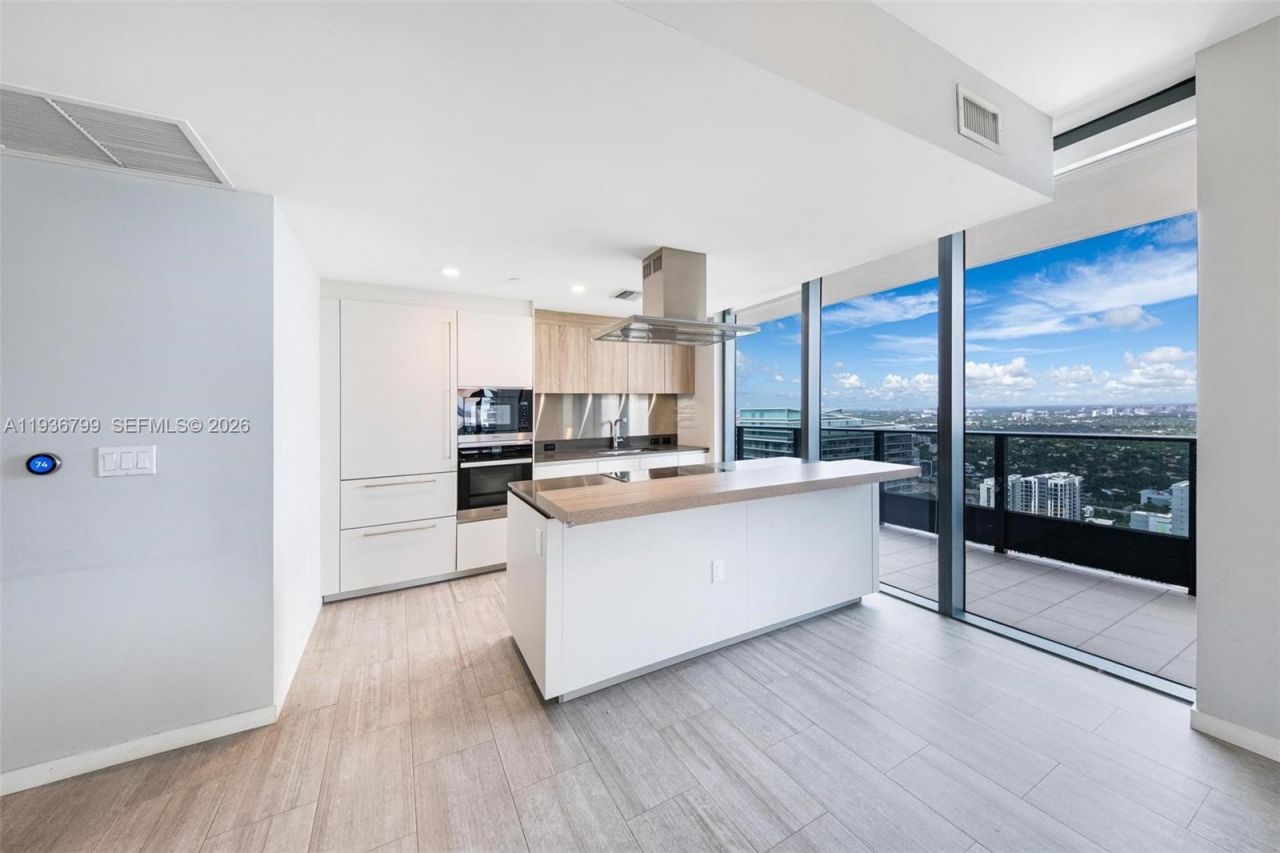 1000 Brickell Plz, Unit 4212, Miami, FL 33131 Photo