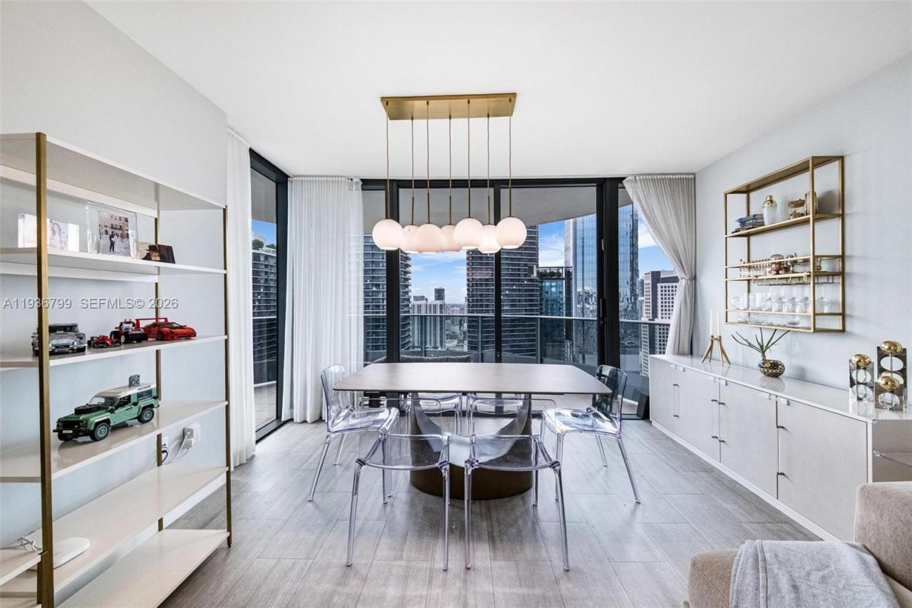 1000 Brickell Plz, Unit 4212, Miami, FL 33131 Photo