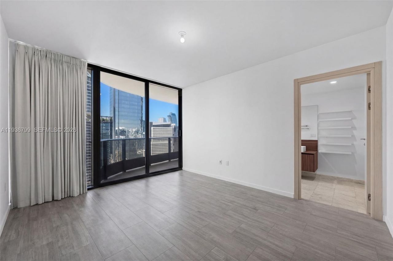 1000 Brickell Plz, Unit 4212, Miami, FL 33131 Photo