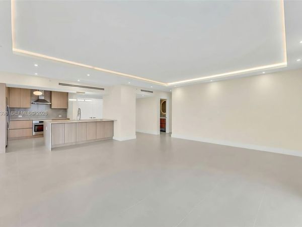 19355 Turnberry Way, Unit 4K, Aventura, FL 33180