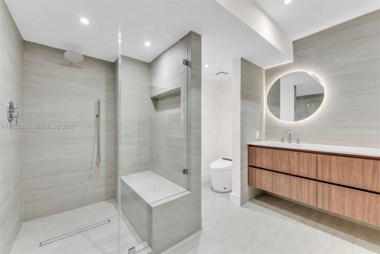 19355 Turnberry Way, Unit 4K, Aventura, FL 33180 Photo