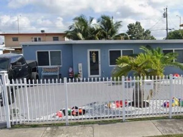 1461 E 9th Ct, Hialeah, FL 33010