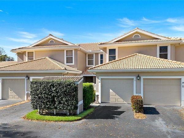 351 Emerald Bay CIR, Unit R5, NAPLES, FL 34110