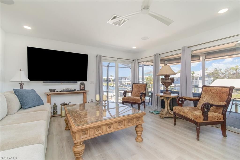 240 Driftwood Ln, Fort Myers Beach, FL 33931 Photo