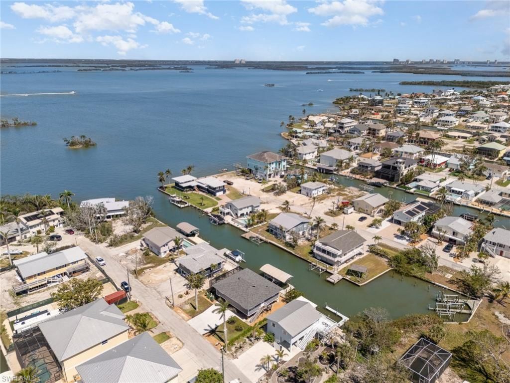 240 Driftwood Ln, Fort Myers Beach, FL 33931 Photo