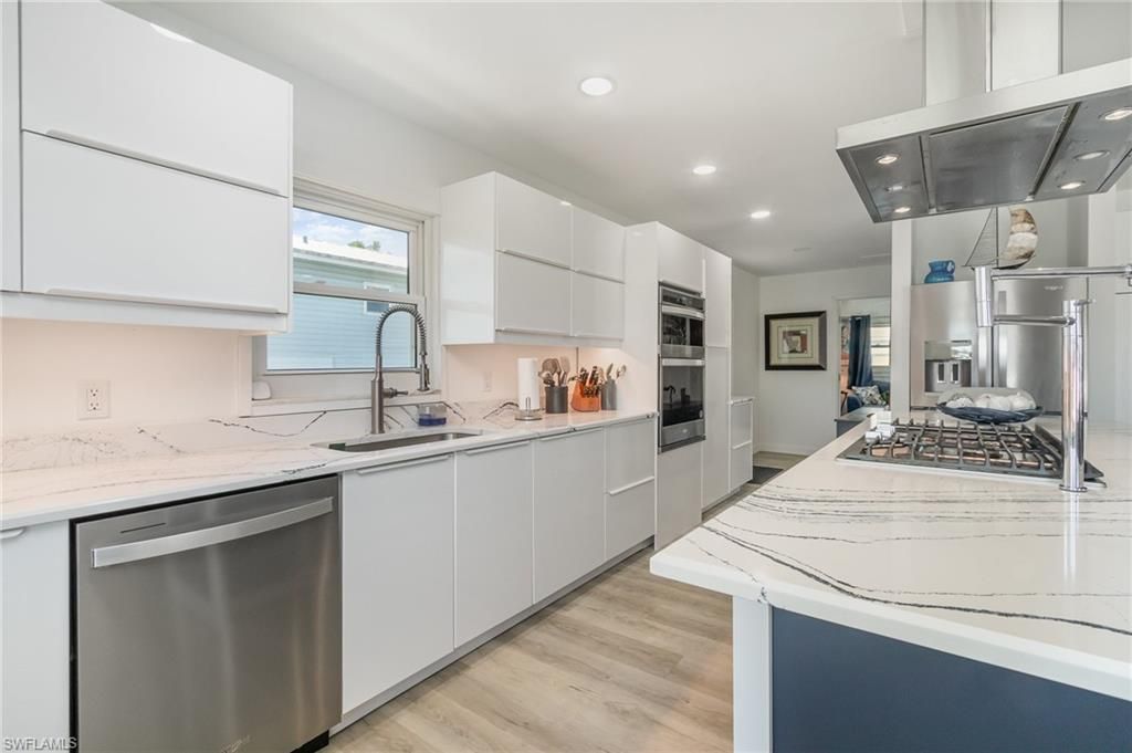 240 Driftwood Ln, Fort Myers Beach, FL 33931 Photo