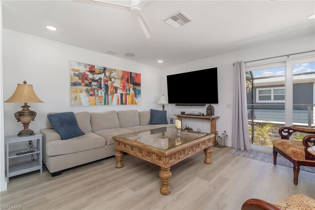 240 Driftwood Ln, Fort Myers Beach, FL 33931 Photo