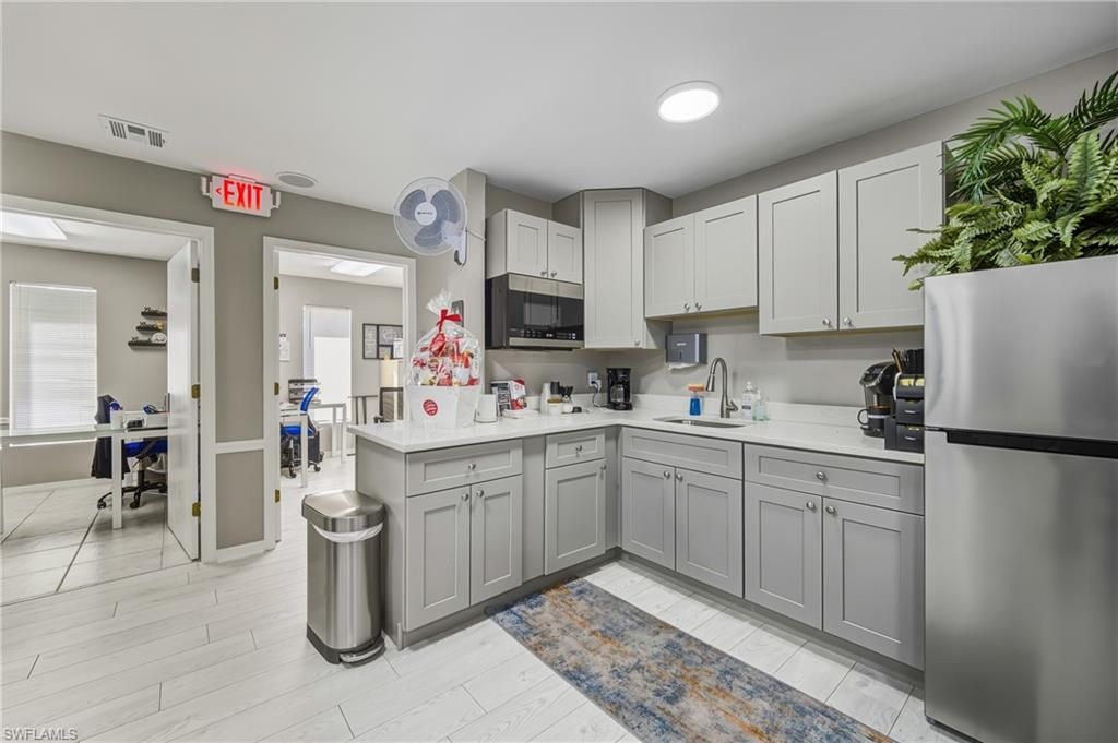 2080 Collier Ave , Fort Myers, FL 33901 Photo